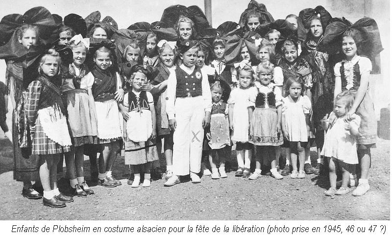 Enfants en costume liberation 2