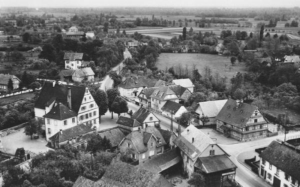 Vue aerienne du chateau et maison lorentz avant 1963